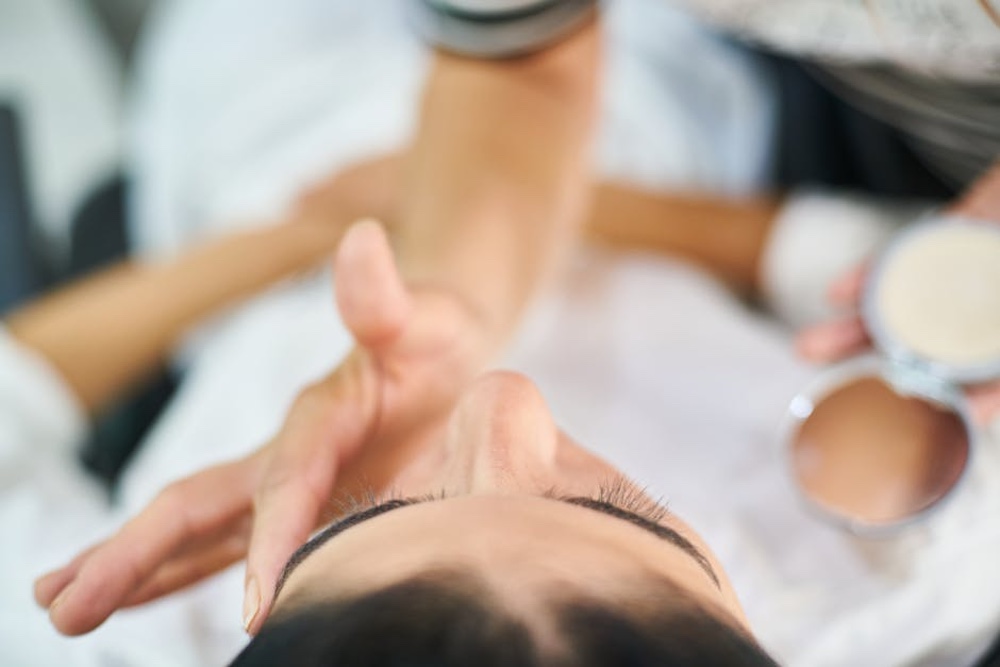 Read more about the article How to Get Rid of Bags Under Eyes When Smiling